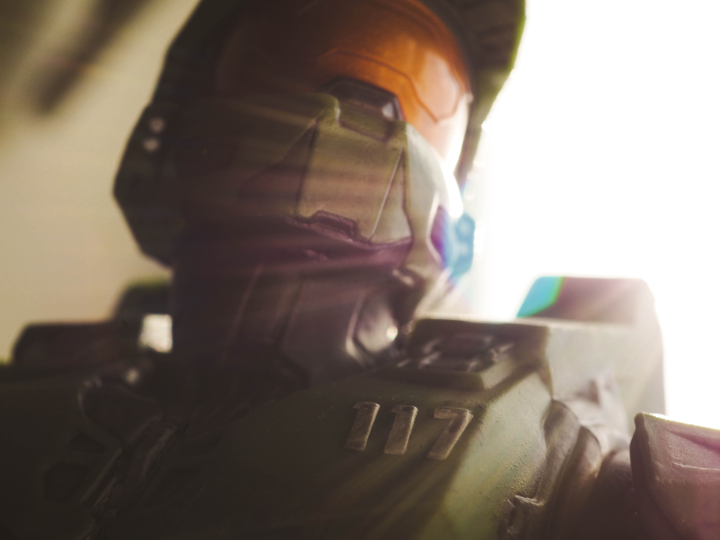 Macro shot of the head and chestplate of the Darkhorse Halo Infinite Master Chief statue.